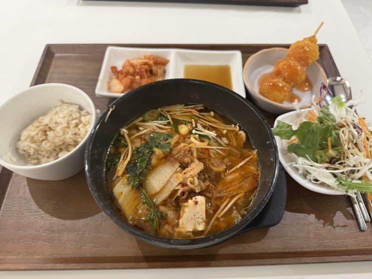 맛있는 콜마 밥! 메뉴가 두개? 세개 정도 있던 듯